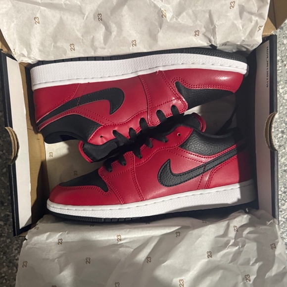 RED AIR JORDAN 1 LOW - Picture 1 of 2